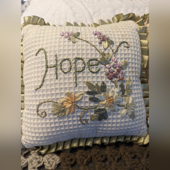 Vintage Home Interiors 4 Piece Set! - Picture 4 of 4